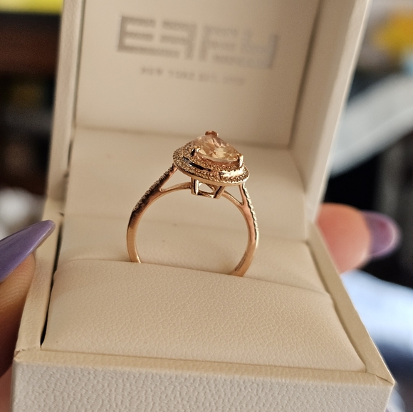 Effy 14k Morganite & diamond ring size 7. Rose gold. Resizeable by a jeweler. Pe - Picture 8 of 9